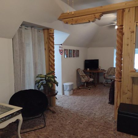 Quiet Upstairs Studio Close To Town 420 Friendly Trinidad Ngoại thất bức ảnh