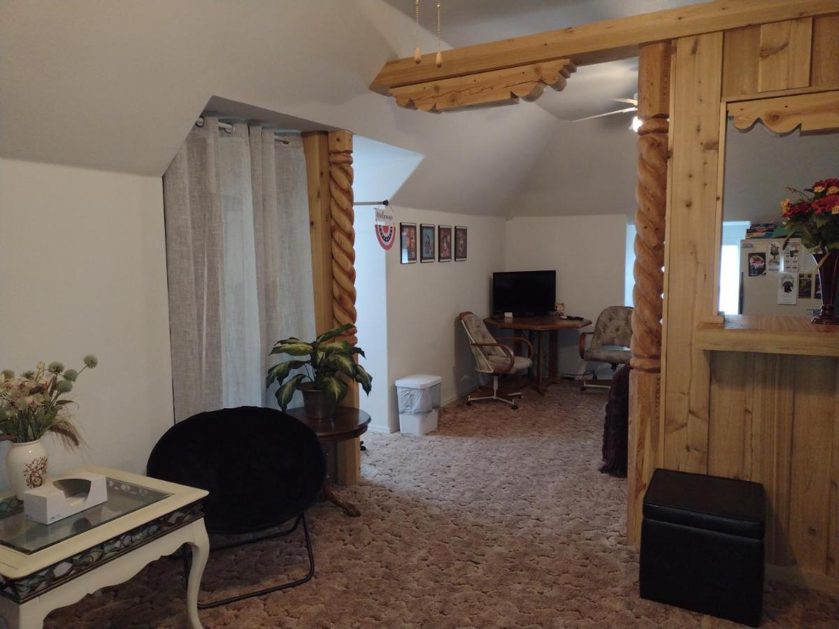 Quiet Upstairs Studio Close To Town 420 Friendly Trinidad Ngoại thất bức ảnh